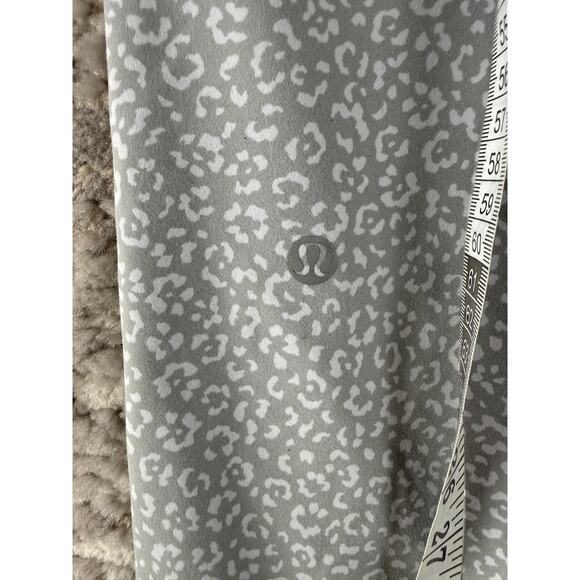 Lululemon Sz 6 Abstract Floral Print Casual Leggings Gray Pants Pull On Stretch - Picture 3 of 9